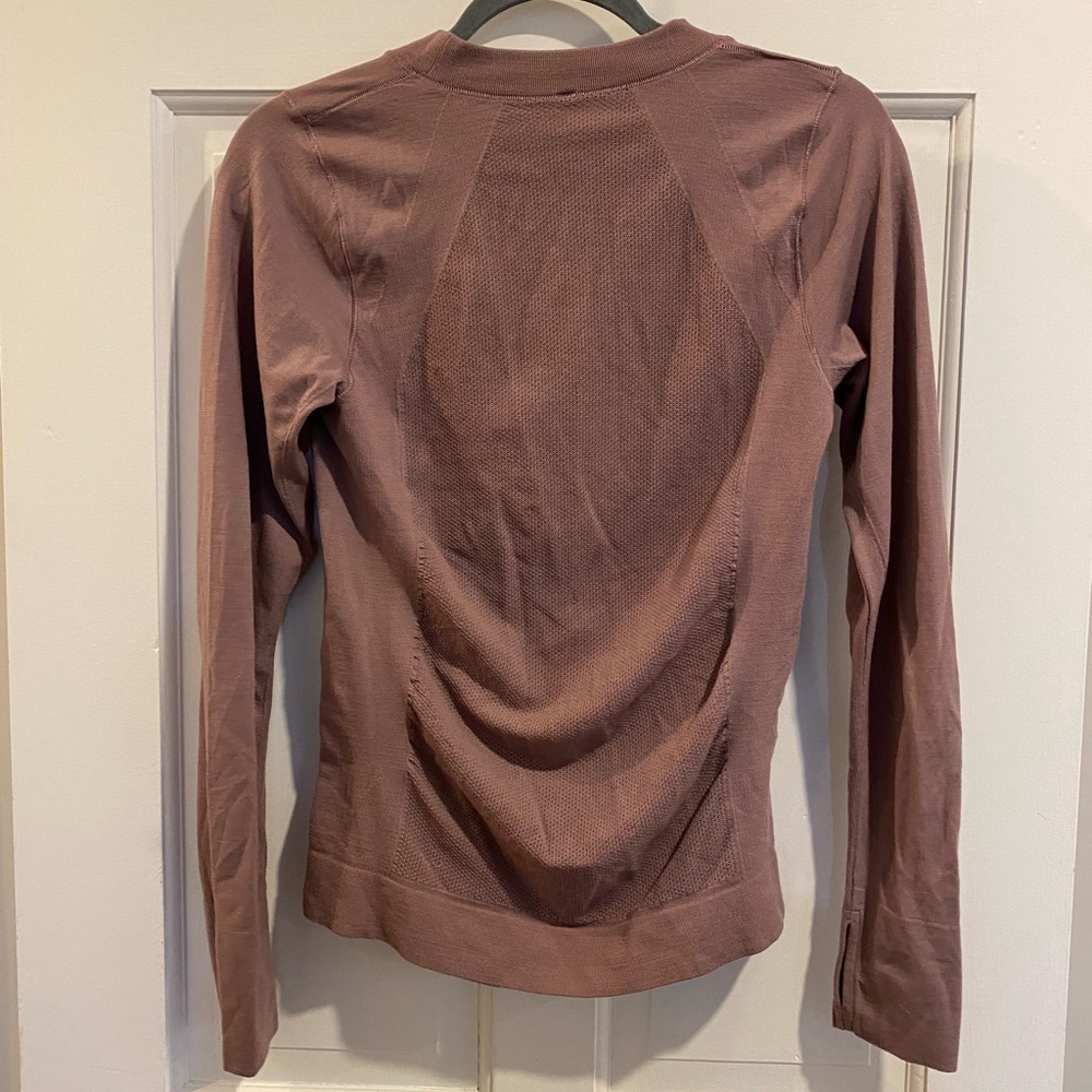 Athleta long sleeved running shirt size medium